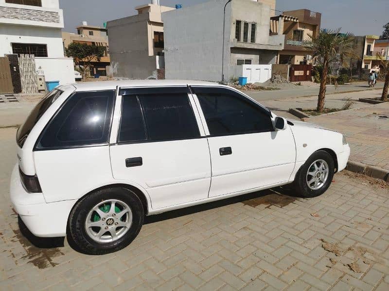 Suzuki Cultus VXL 2016 3