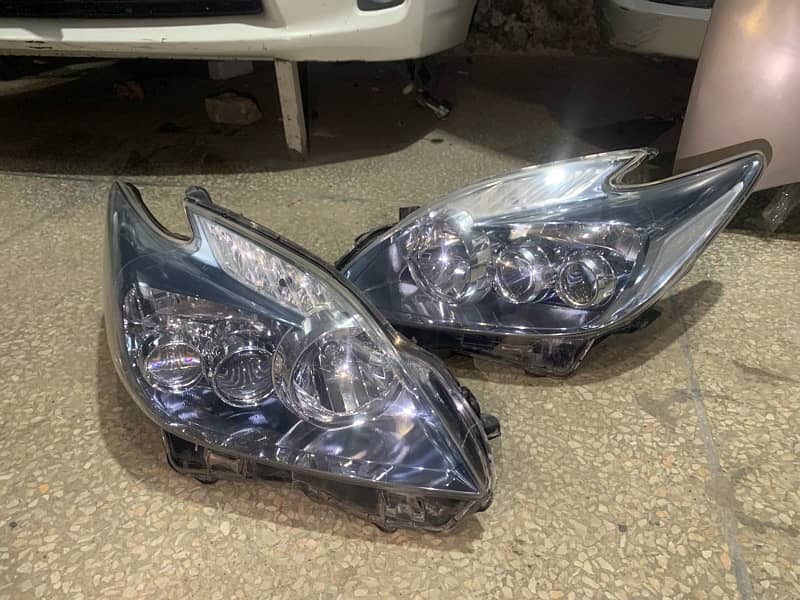 Toyota Prius headlights Pair G Touring 1