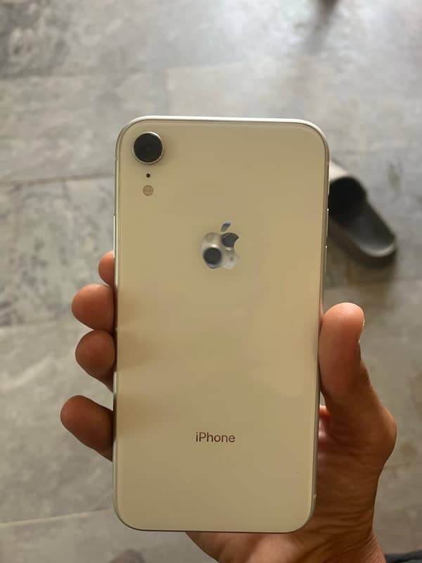 iPhone XR 5