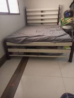 2 iron beds 3*6 and 4*6 with mattress