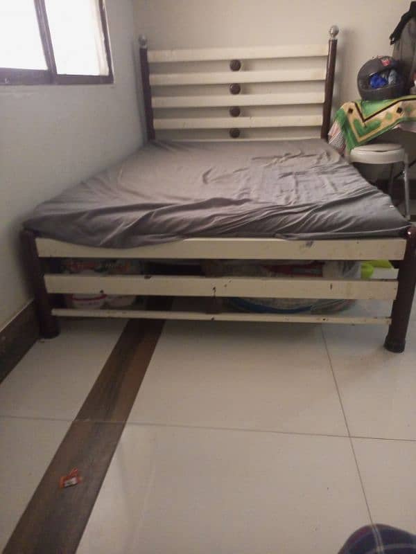 2 iron beds 3*6 and 4*6 with mattress 0