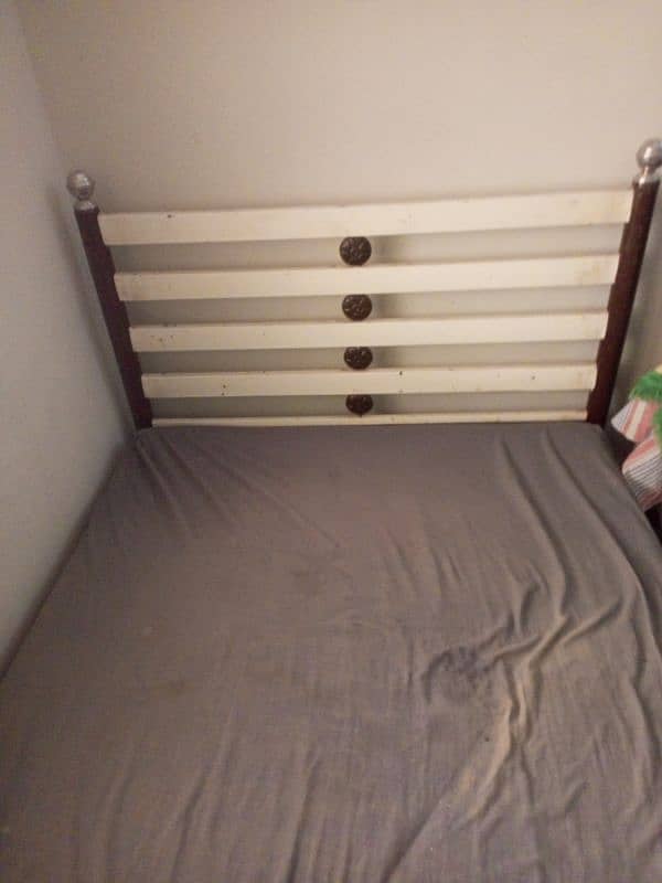 2 iron beds 3*6 and 4*6 with mattress 2