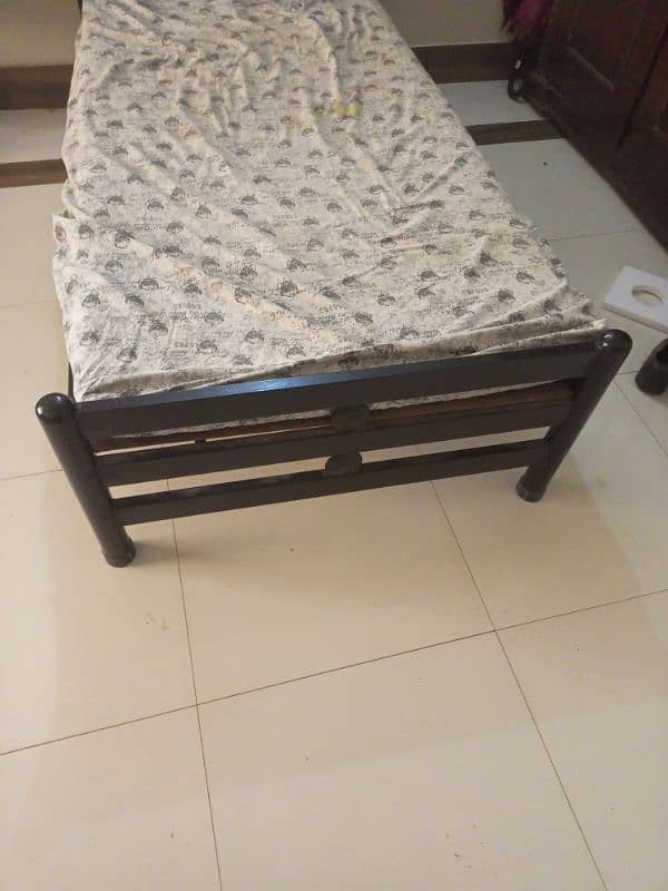 2 iron beds 3*6 and 4*6 with mattress 3