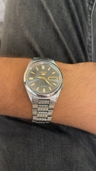 seiko 5 Original Vintage Space Grey Gold Dial 1