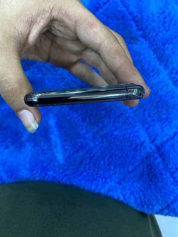 iphone 11pro 256gb battery change panel my lines hain 2