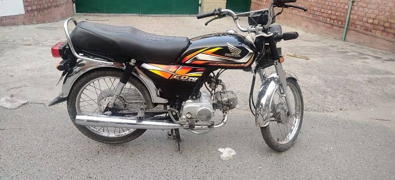 Honda CD 70 2022 3