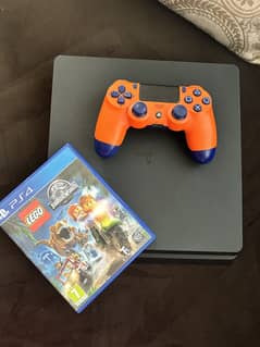 PS4 - Slim Edition 500GB with controller and 1 game