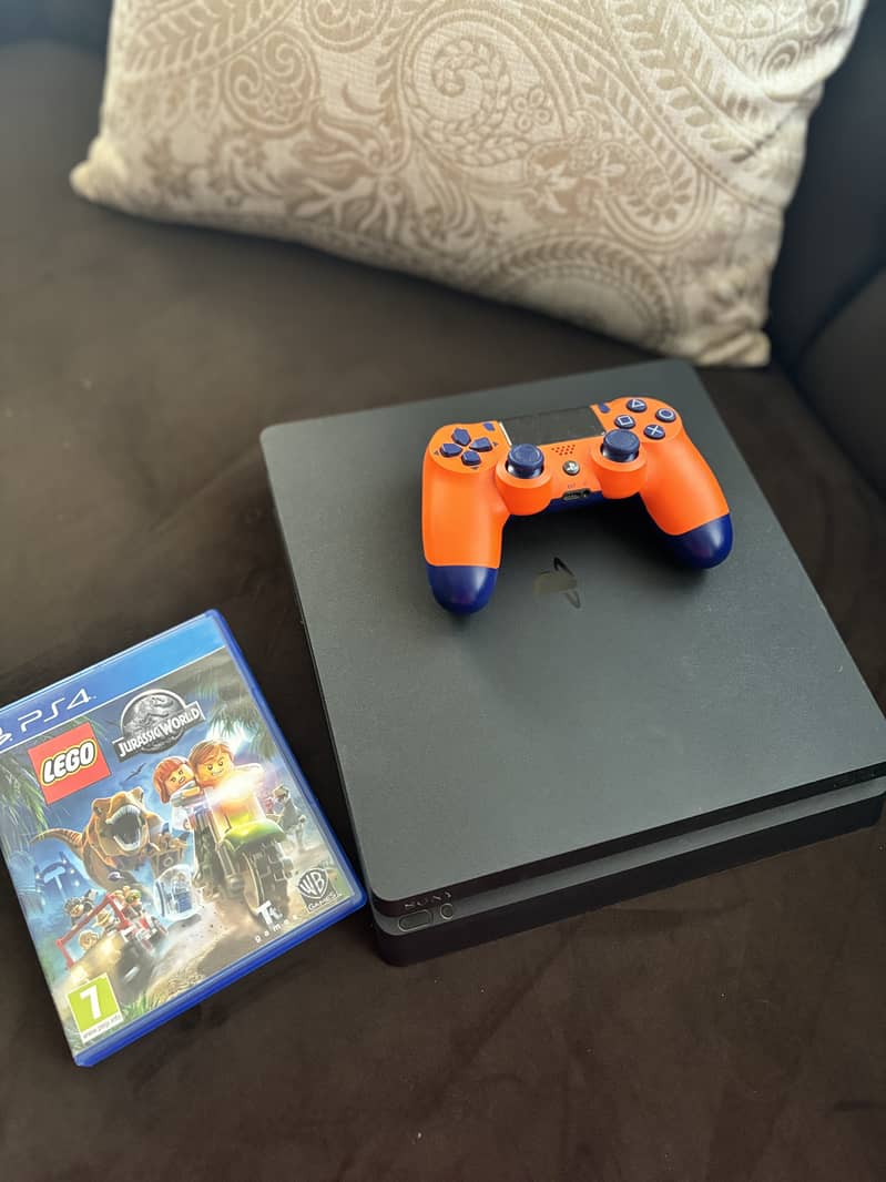 PS4 - Slim Edition 500GB with controller and 1 game 1