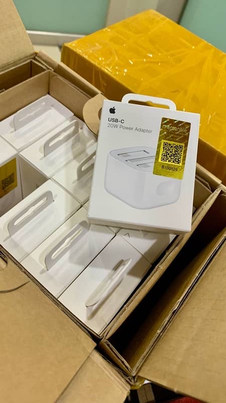 Apple USB-C 20W chargers 0