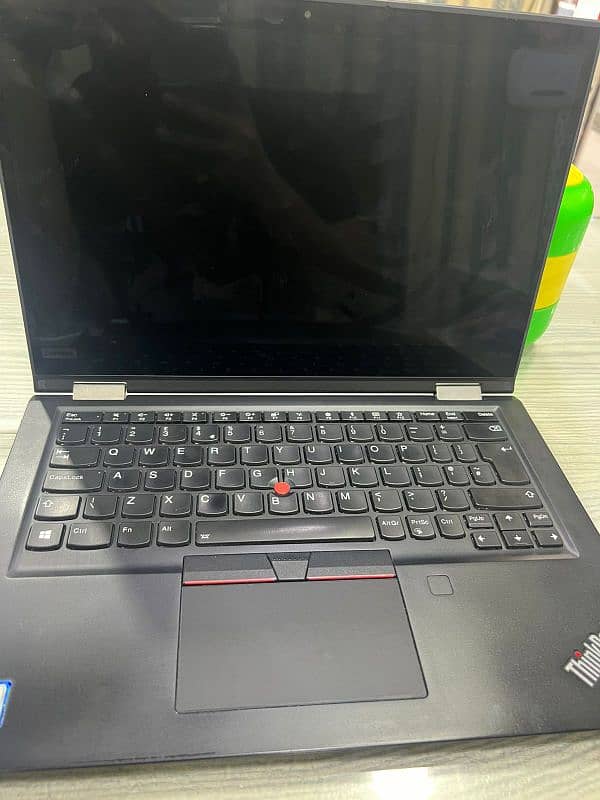 Lenove  Thinkpad  X390 360 Rotate  I5 8th  8gb ram 256nvmi 8