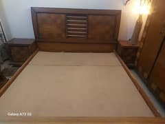 heavy wooden bed set