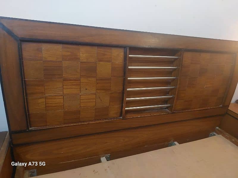 heavy wooden bed set 2