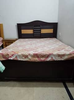 only bed queen size without matrees