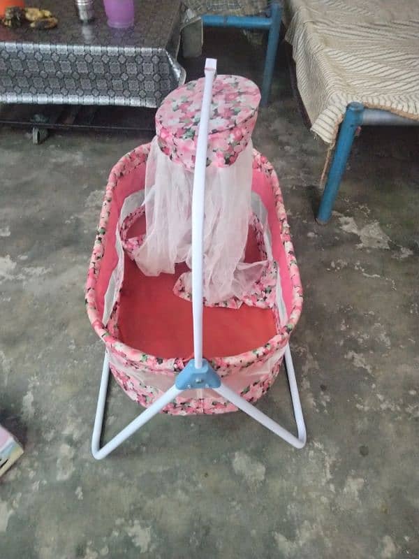 Baby swing jhula in good condition not use 4