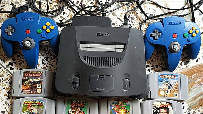 Nintendo 64 game console along with 10 cartridges 2