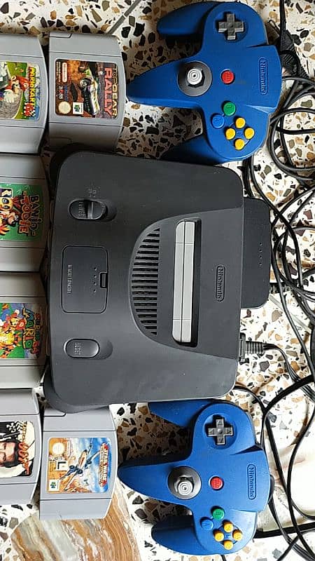 Nintendo 64 game console along with 10 cartridges 3