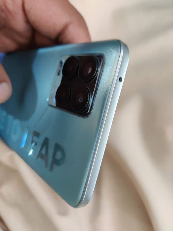 realme 8pro condition 10by8 snapdragon 720 4