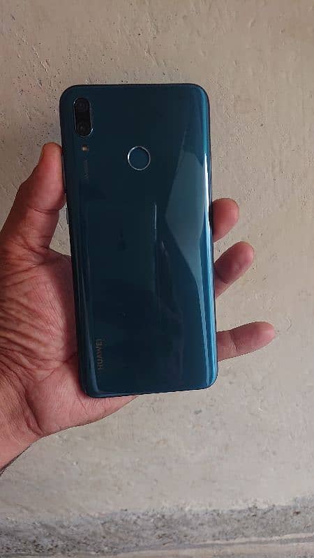 huaweii y9 2019 4/64 10/9 2