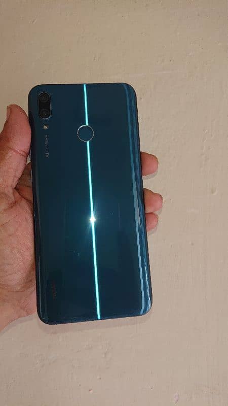 huaweii y9 2019 4/64 10/9 3