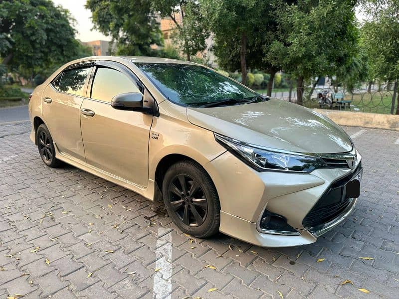 Toyota Corolla Altis 2015 3