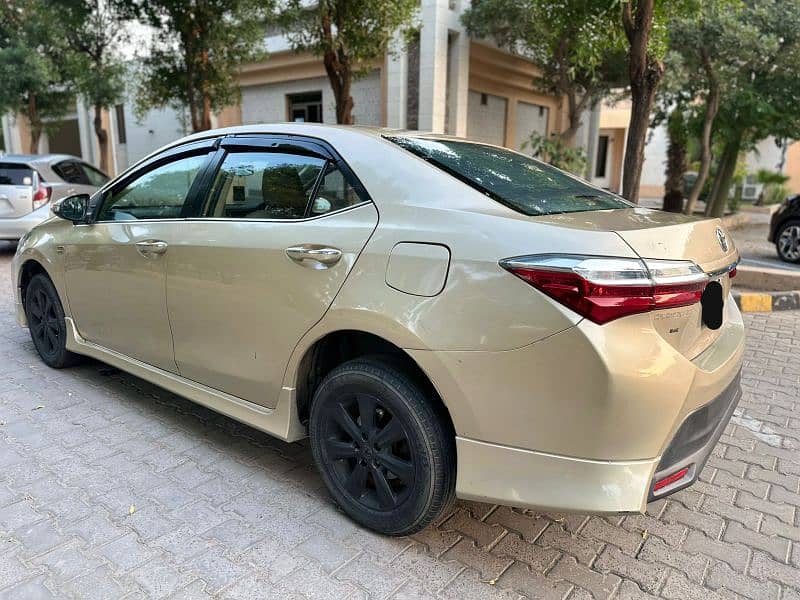 Toyota Corolla Altis 2015 6