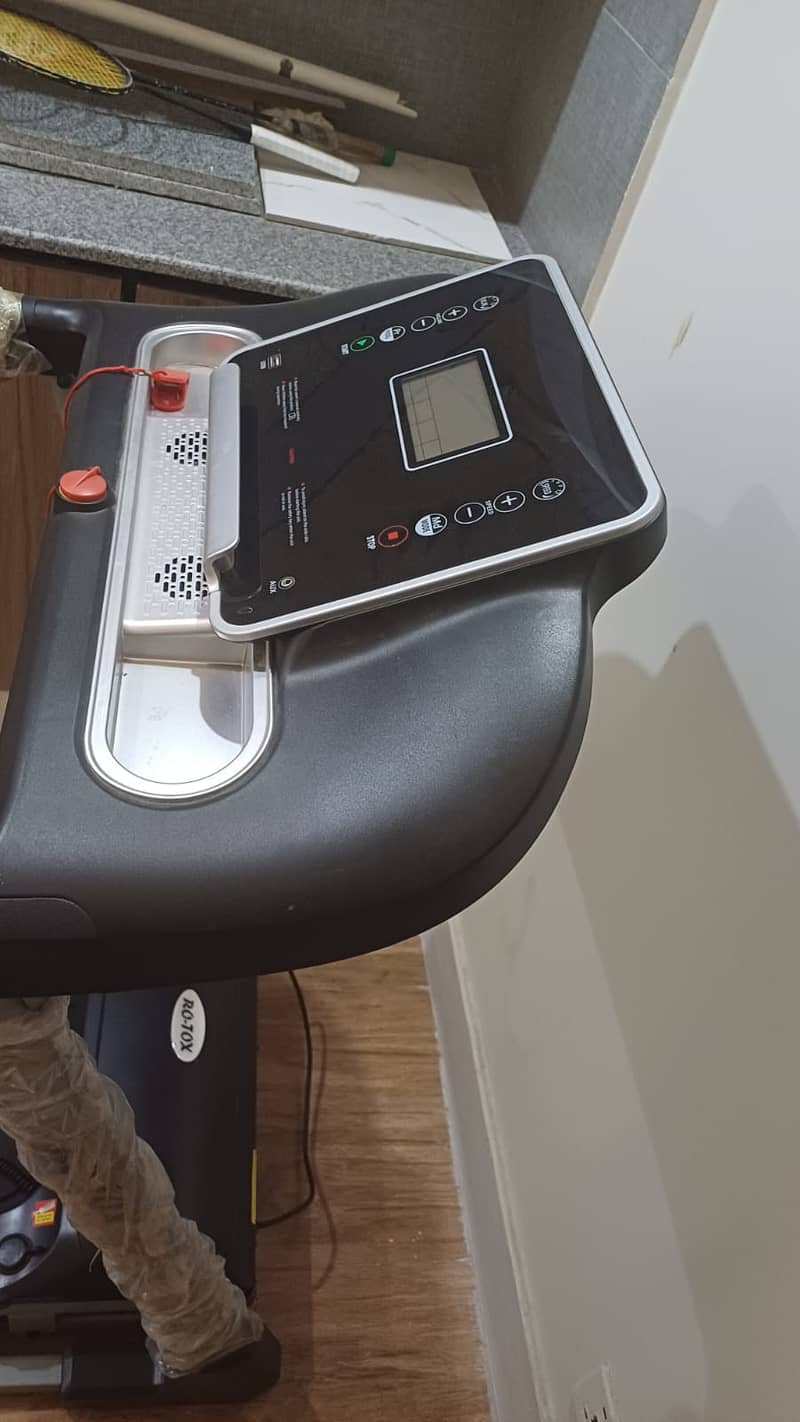 Rotox Auto Incline Treadmill RX-40A, Occasionally Used 1