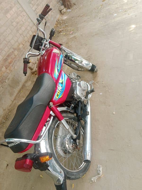 Honda CD 2024 3