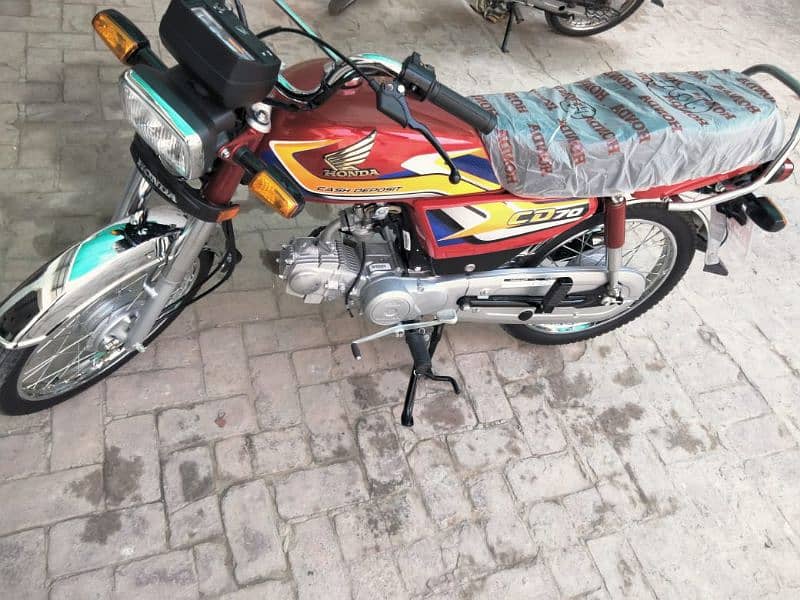 Honda CD 70 2025 model just 8 kilometer drive 0