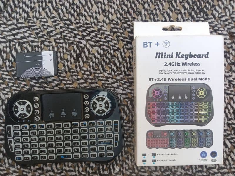 Bluetooth RGB lights Mini Keyboard 4