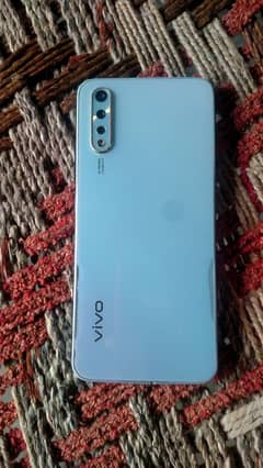 vivo s1 no box sath charge ha 20huzair k 0