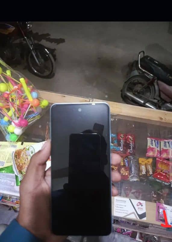 Infinix samar 8pro  6month used No shark 4/128 abi be vantarai ha 6mth 1