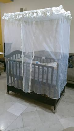 baby cot and play pan just like new