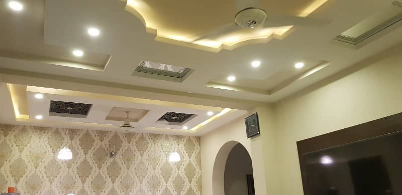 9 MARLA HOUSE FOR SALE INREAL COTTAGES {ORIGINAL PICTURES}( near bay stop Bata chowk) 1