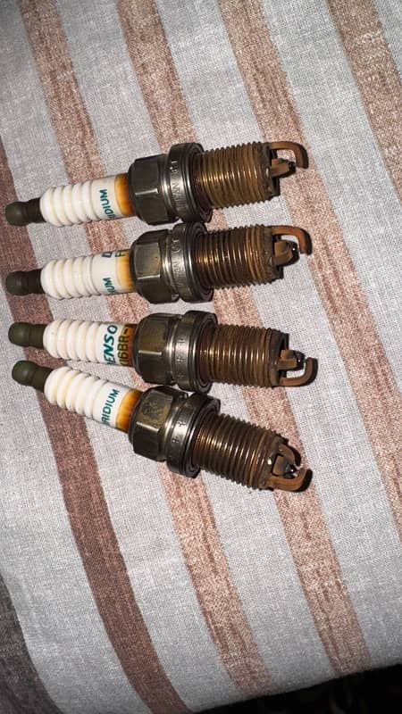 denso spark plugs for aqua FK16BR-Al8 2