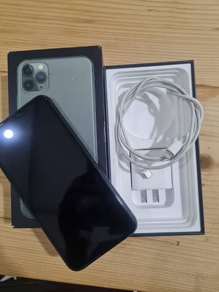 Iphone 11 pro max - 64 gb - Offical PTA Approved 5