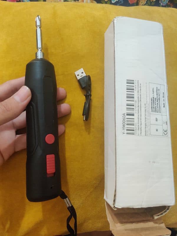 Mini Screw driver machine charging 0