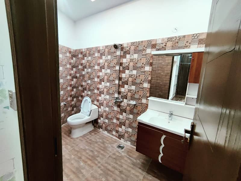 7 Marla Brand New House For Sale Gulshan Lahore 35