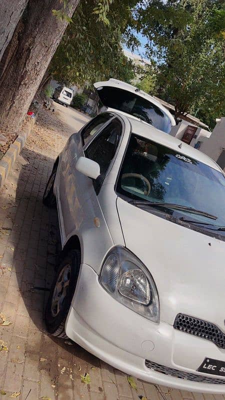 Toyota Vitz 2001 4