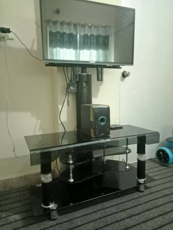 Fancy lcd standTable New condition 1