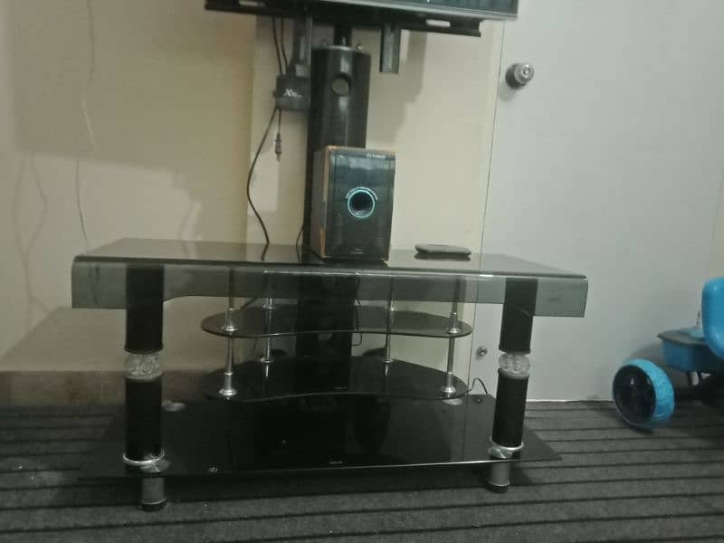 Fancy lcd standTable New condition 2