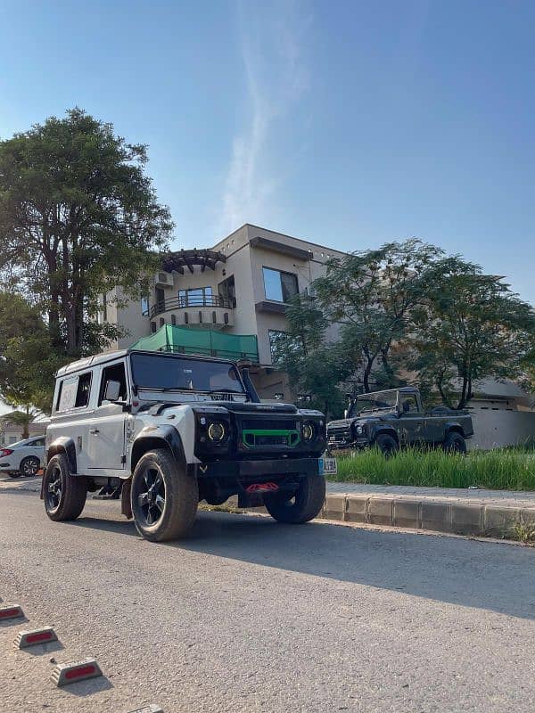 Land Rover Defender 1990 13