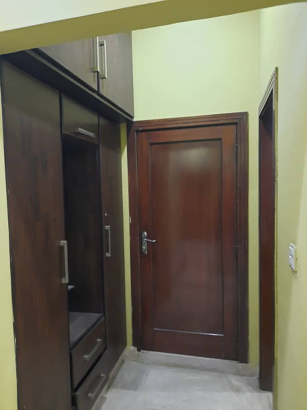 1 KANAL UPPER PORTION FOR RENT IN MILITARY ACCOUNTS COLLEGE ROAD LAHORE 9