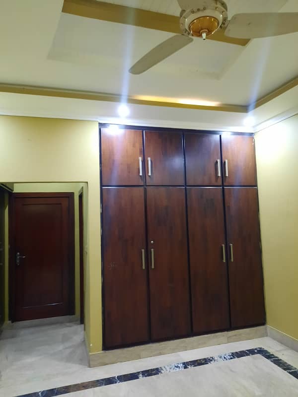 1 KANAL UPPER PORTION FOR RENT IN MILITARY ACCOUNTS COLLEGE ROAD LAHORE 10