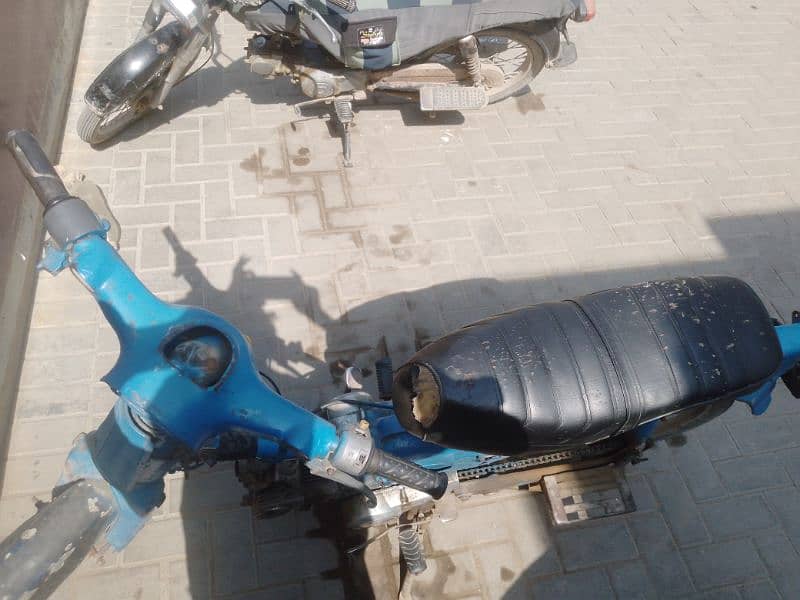 Honda CD 70 engine bilkul ok hai koi kharabi nhi hy condition down hai 4