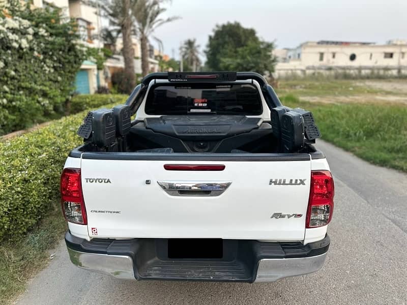 TOYOTA HILUX REVO V 3.0L 2017 IN FULL ORIGINAL CONDITION 13