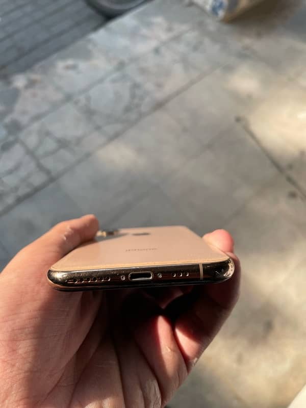 iphone xs 2