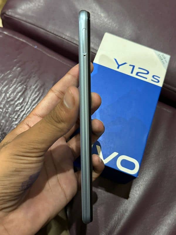 vivo Y12s 2