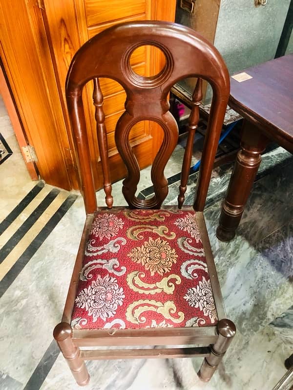 Dining table for sale with 6 chairs ( top solid wooden dining ) 1