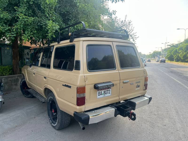 Toyota Land Cruiser 1982 4