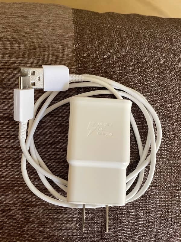 Samsung s10 genuine fast charger with cable 0